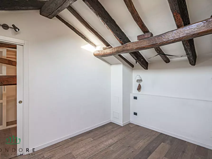 Immagine 58 di Appartamento in vendita  in Via Castiglione a Bologna