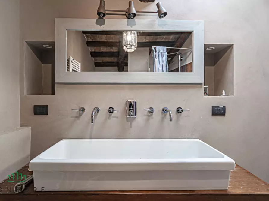 Immagine 66 di Appartamento in vendita  in Via Castiglione a Bologna