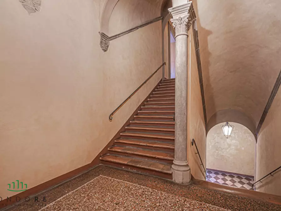 Immagine 71 di Appartamento in vendita  in Via Castiglione a Bologna