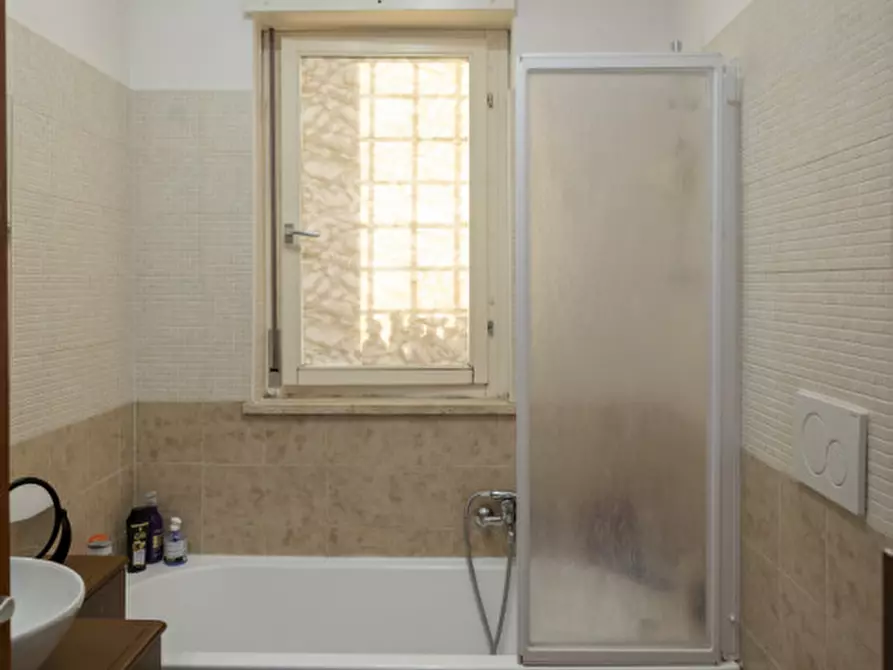 Immagine 14 di Appartamento in vendita  in Via Tergu a Roma