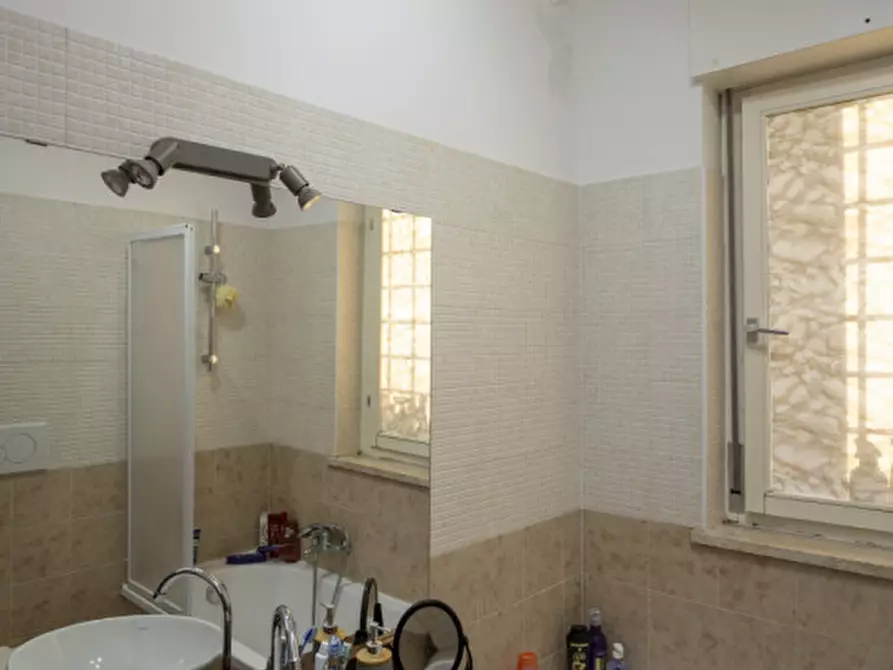 Immagine 15 di Appartamento in vendita  in Via Tergu a Roma