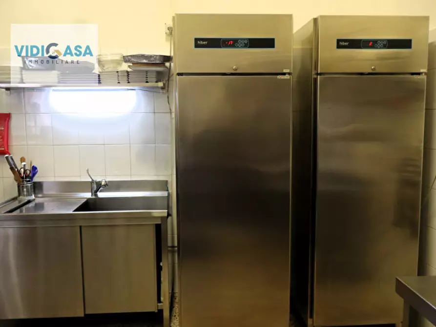 Immagine 10 di Attività commerciale in vendita  in Via Gaetano Donizetti 46 a Montescaglioso