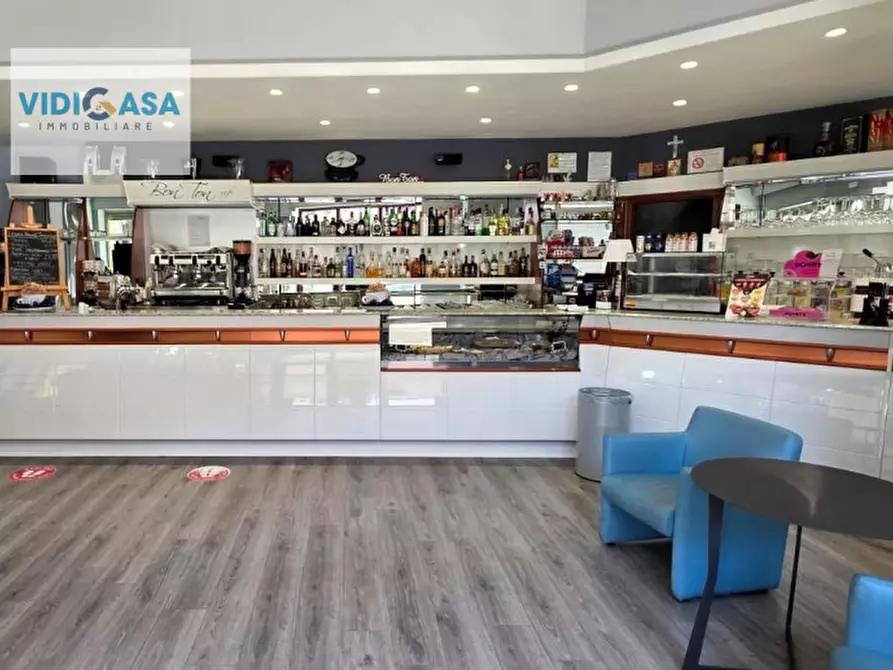 Immagine 20 di Attività commerciale in vendita  in Via Gaetano Donizetti 46 a Montescaglioso