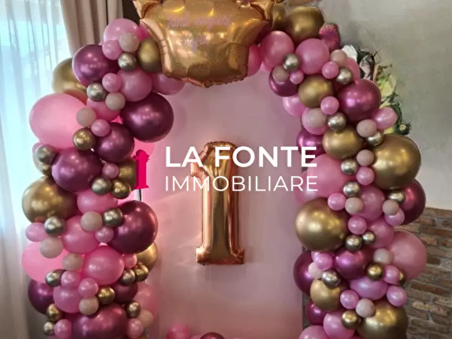 Immagine 1 di Attività commerciale in vendita  in Via Venezia a Padova