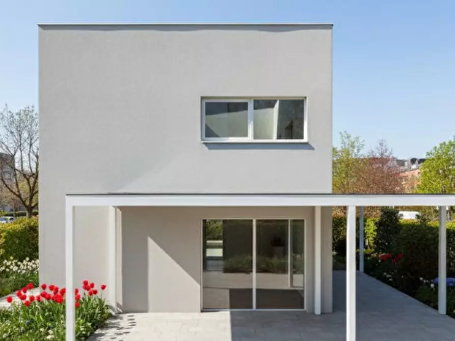 Immagine 3 di Villa in vendita  in Via La Spezia a Parma