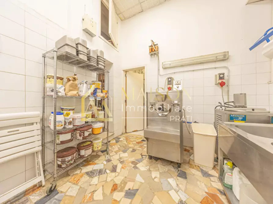 Immagine 14 di Negozio in vendita  in Via Massa di San Giuliano a Roma