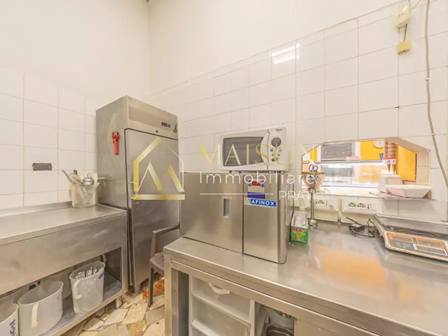 Immagine 20 di Negozio in vendita  in Via Massa di San Giuliano a Roma