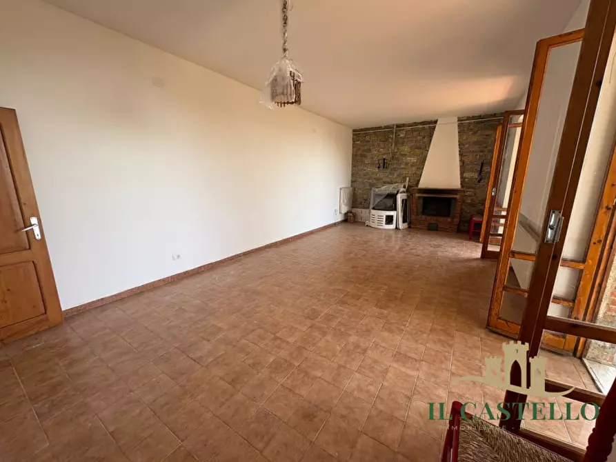 Immagine 9 di Casa indipendente in vendita  a Tuoro Sul Trasimeno