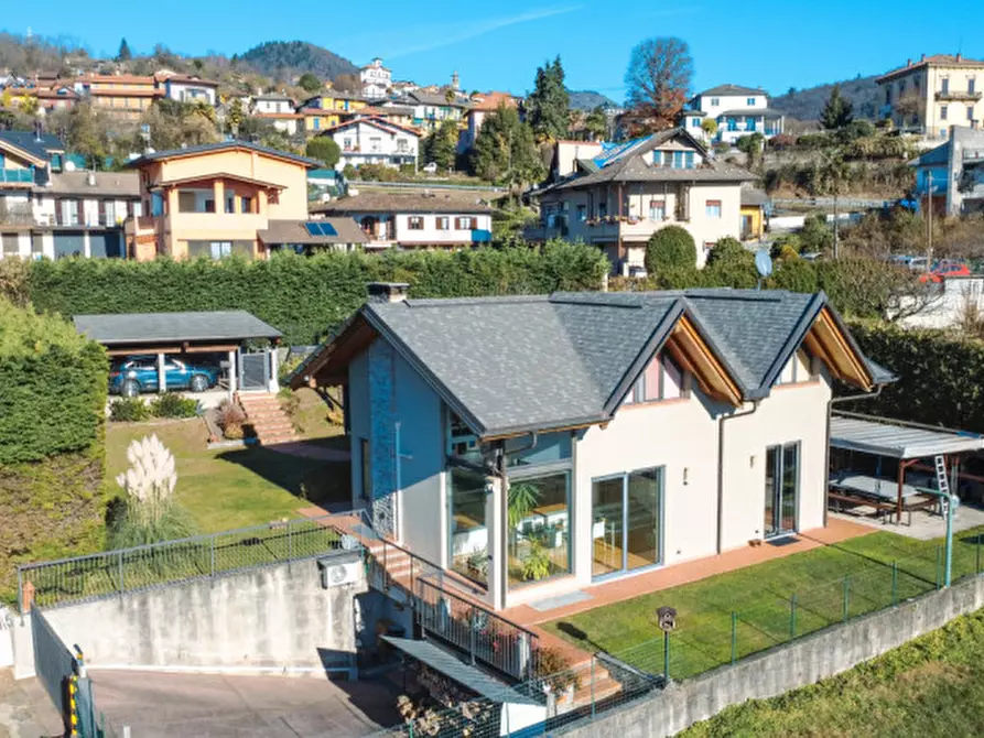 Immagine 1 di Villa in vendita  in nuova intra premeno 80 a Arizzano
