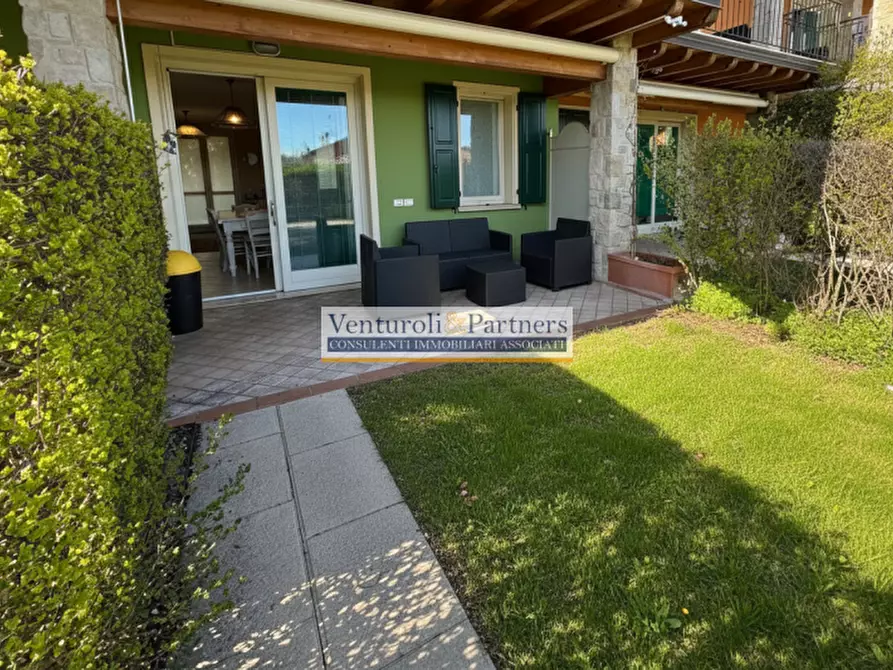 Immagine 1 di Appartamento in vendita  in Via Pieve Vecchia a Manerba Del Garda