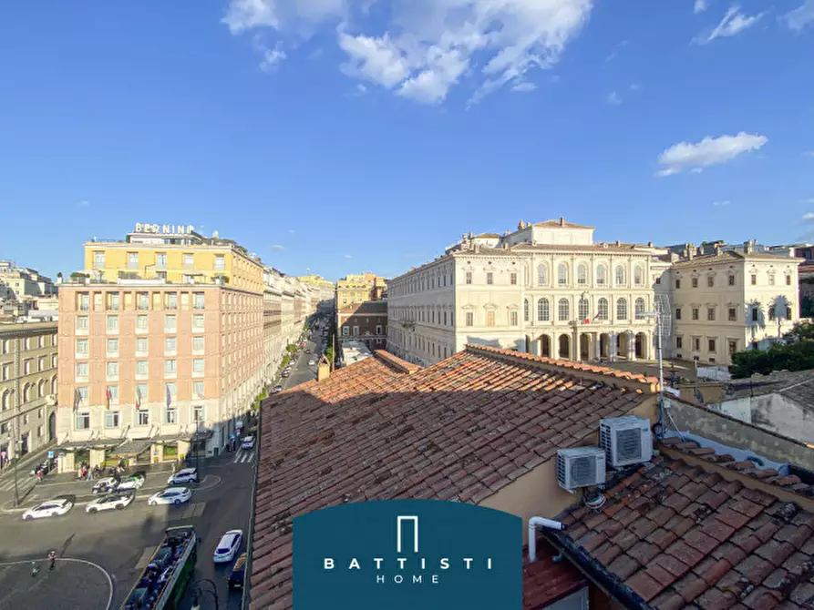 Immagine 19 di Attico in affitto  in Piazza Barberini a Roma