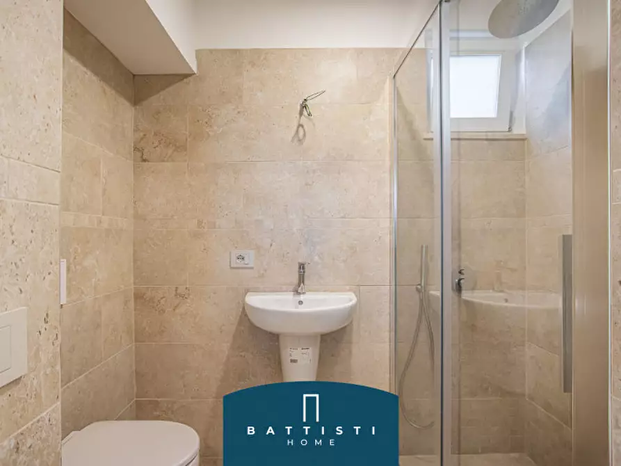 Immagine 31 di Attico in affitto  in Piazza Barberini a Roma