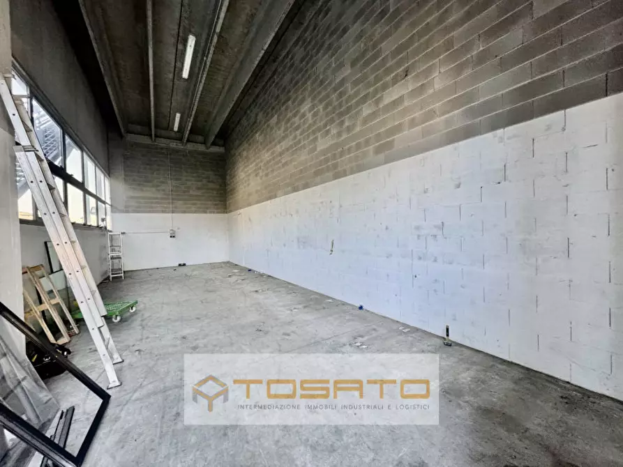 Immagine 2 di Magazzino in affitto  a Zevio
