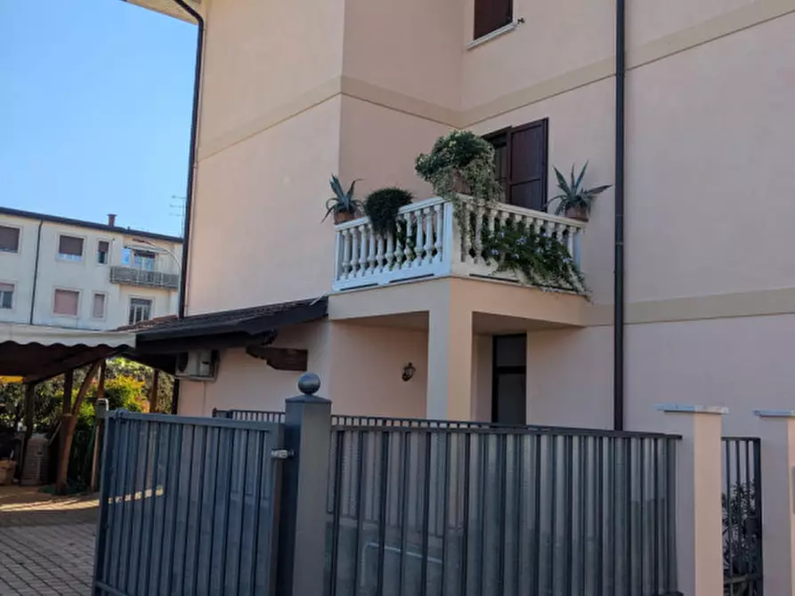 Immagine 1 di Appartamento in vendita  in Via Giuseppe Mazzini a Rezzato