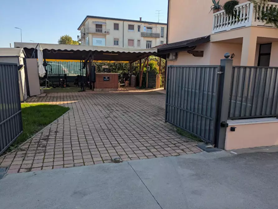 Immagine 2 di Appartamento in vendita  in Via Giuseppe Mazzini a Rezzato