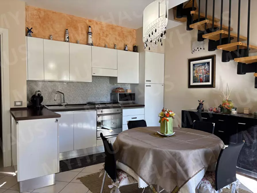 Immagine 2 di Appartamento in vendita  in Viale Adamo Arcangeli, 30 a Cesenatico