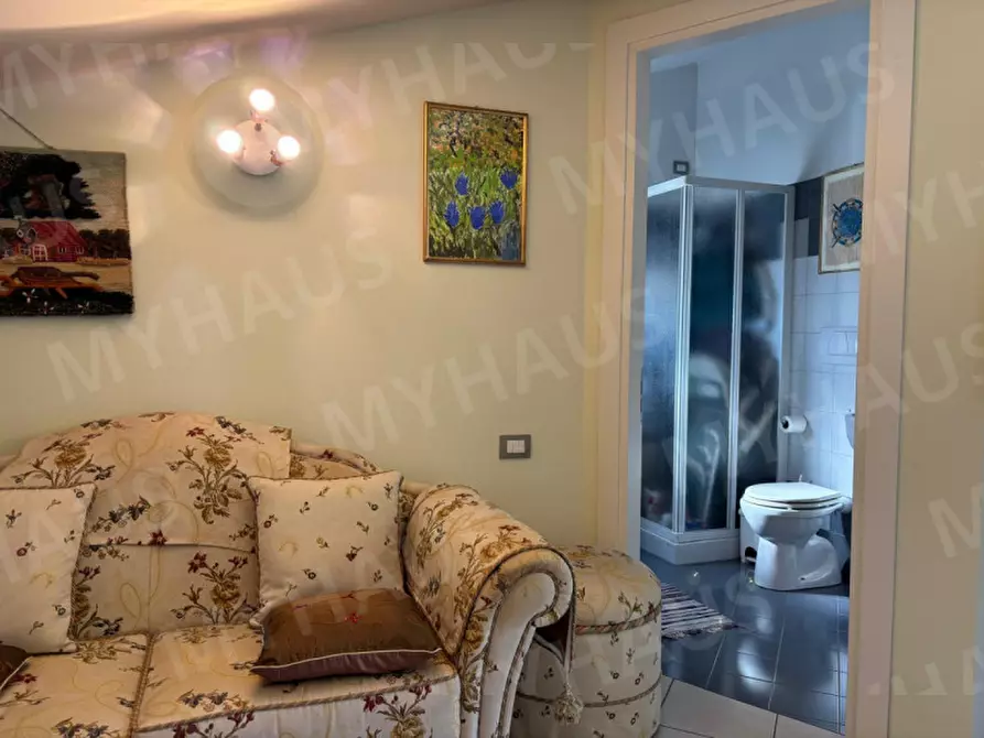 Immagine 29 di Appartamento in vendita  in Viale Adamo Arcangeli, 30 a Cesenatico