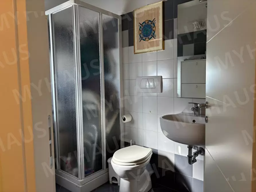 Immagine 37 di Appartamento in vendita  in Viale Adamo Arcangeli, 30 a Cesenatico