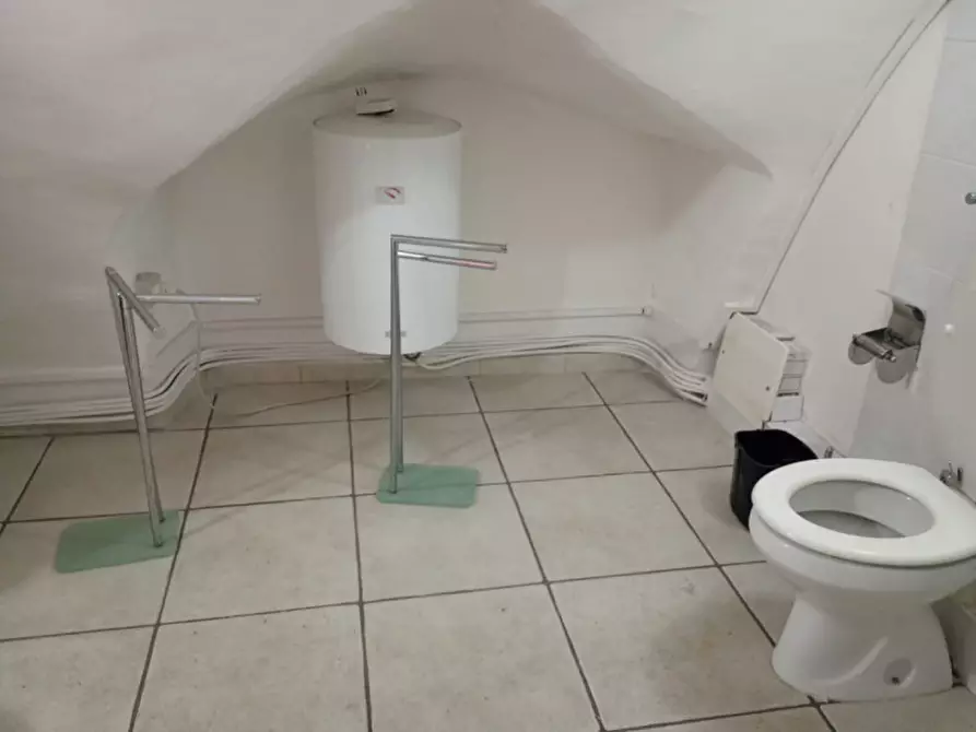 Immagine 10 di Appartamento in affitto  in via Tribunali 135 a Napoli