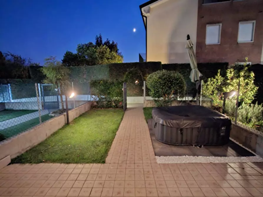 Immagine 3 di Villetta a schiera in vendita  a Due Carrare