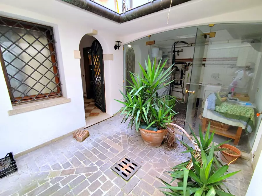 Immagine 8 di Palazzo in vendita  in VIA SAVONAROLA a Padova