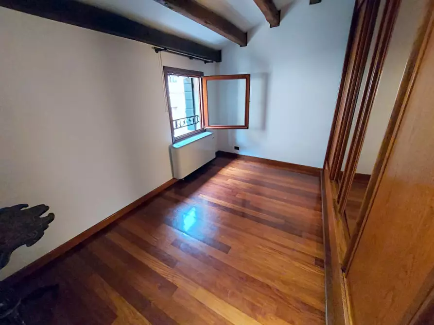 Immagine 35 di Palazzo in vendita  in VIA SAVONAROLA a Padova