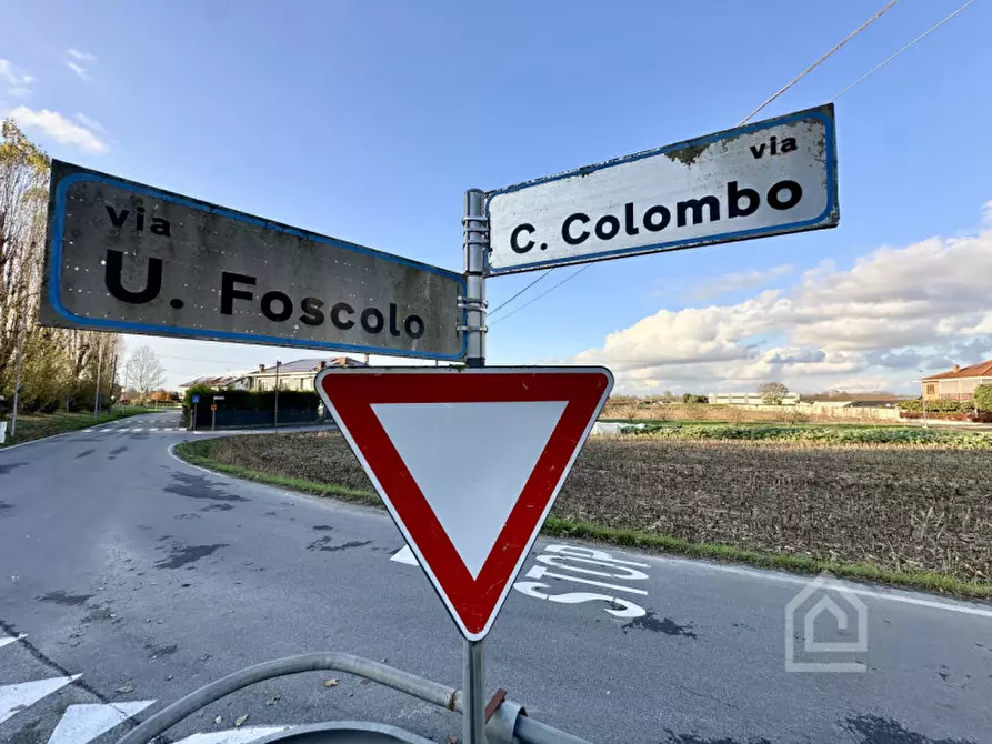 Immagine 2 di Terreno in vendita  in Via Cristoforo Colombo a Castiglione Torinese