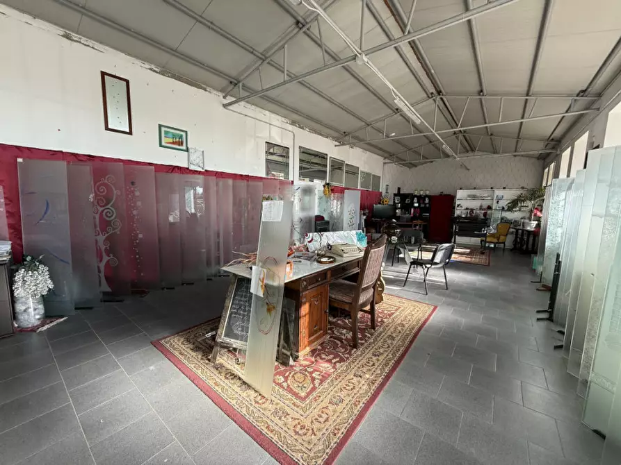 Immagine 2 di Attività commerciale in vendita  in Adria, Via Voltascirocco a Adria