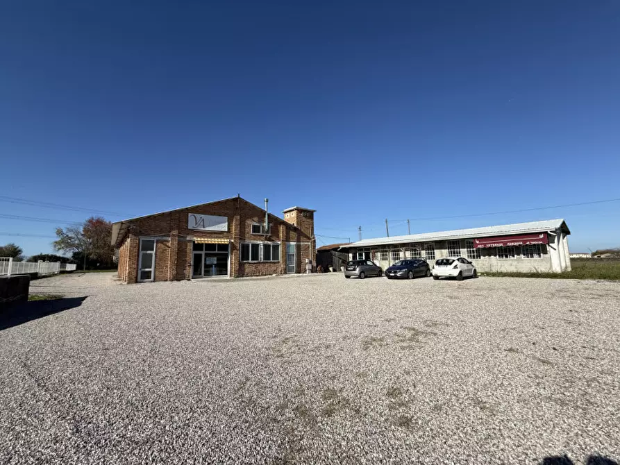 Immagine 18 di Attività commerciale in vendita  in Adria, Via Voltascirocco a Adria