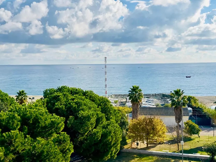 Immagine 1 di Appartamento in vendita  in via Nizza a Savona