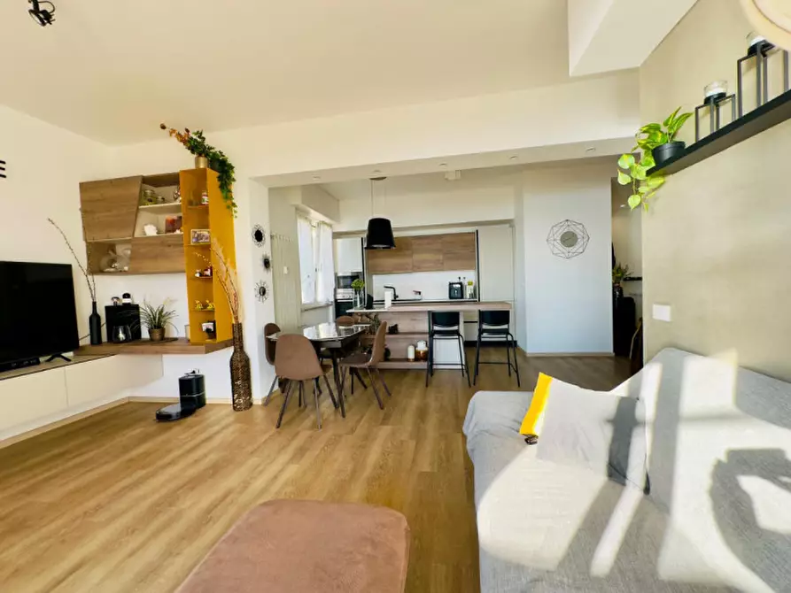 Immagine 5 di Appartamento in vendita  in via Nizza a Savona