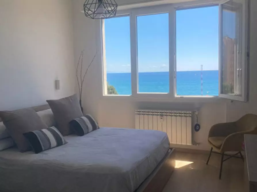 Immagine 11 di Appartamento in vendita  in via Nizza a Savona