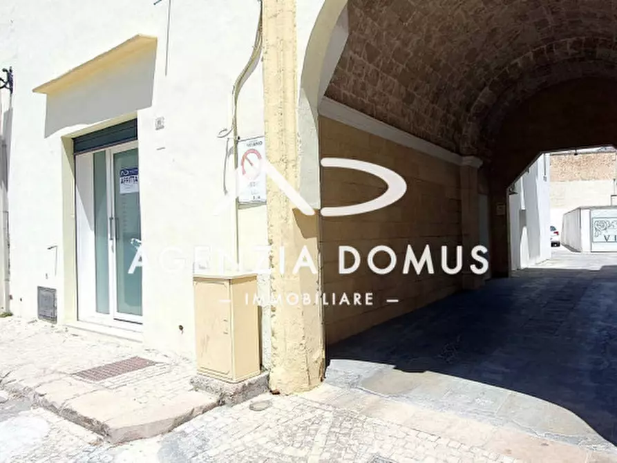 Immagine 9 di Negozio in affitto  in Piazza San Martino 10 a Taviano