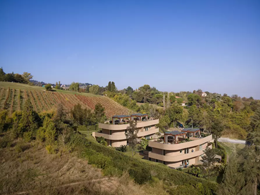 Immagine 3 di Appartamento in vendita  in via toscana a Bologna