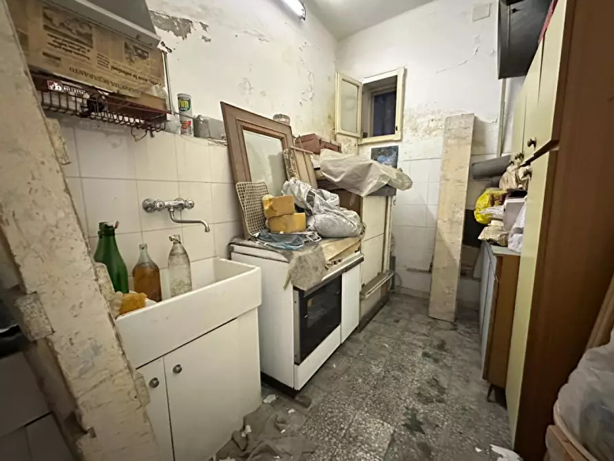 Immagine 2 di Magazzino in vendita  a Matera