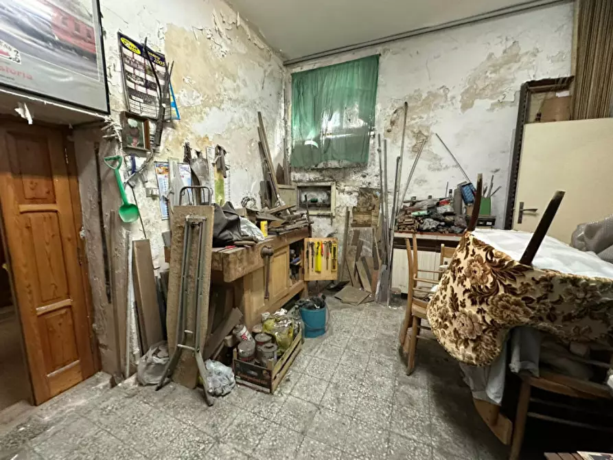 Immagine 7 di Magazzino in vendita  a Matera