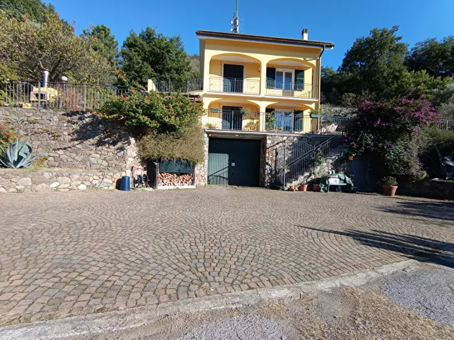 Immagine 2 di Villa in vendita  in Via San Lorenzo al colle a Savona