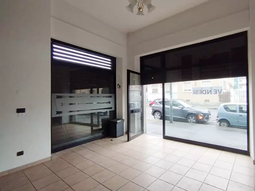 Immagine 1 di Negozio in vendita  in Via Michele Lessona 97/D a Torino