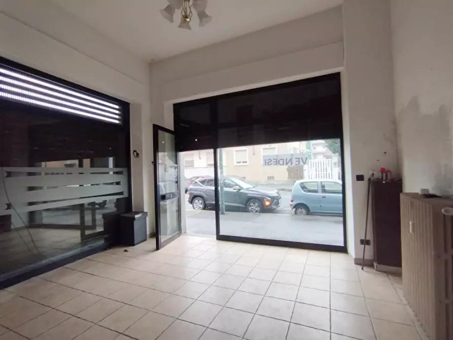 Immagine 3 di Negozio in vendita  in Via Michele Lessona 97/D a Torino