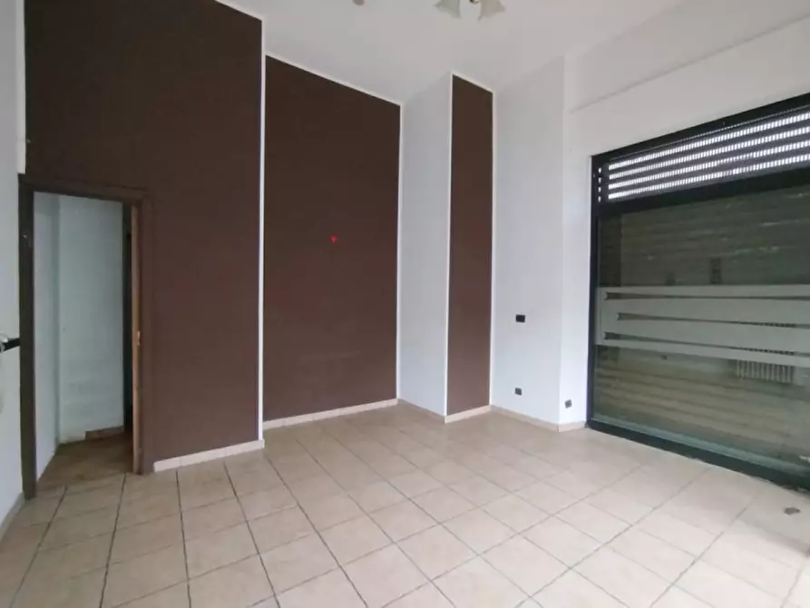 Immagine 5 di Negozio in vendita  in Via Michele Lessona 97/D a Torino