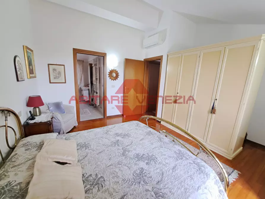 Immagine 2 di Villetta a schiera in vendita  a Venezia
