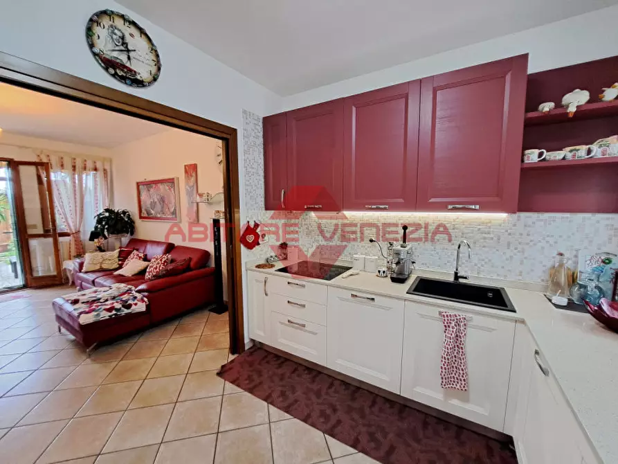 Immagine 12 di Villetta a schiera in vendita  a Venezia