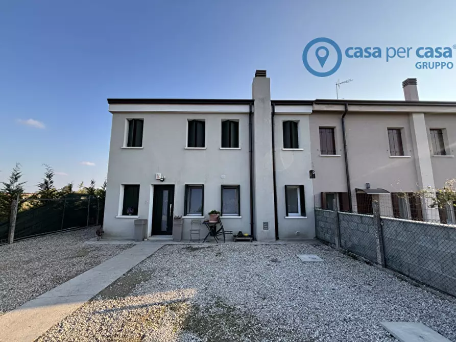 Immagine 1 di Casa bifamiliare in vendita  a Crespino