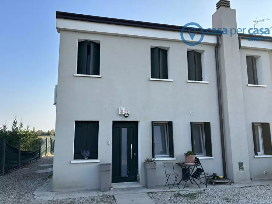 Immagine 2 di Casa bifamiliare in vendita  a Crespino