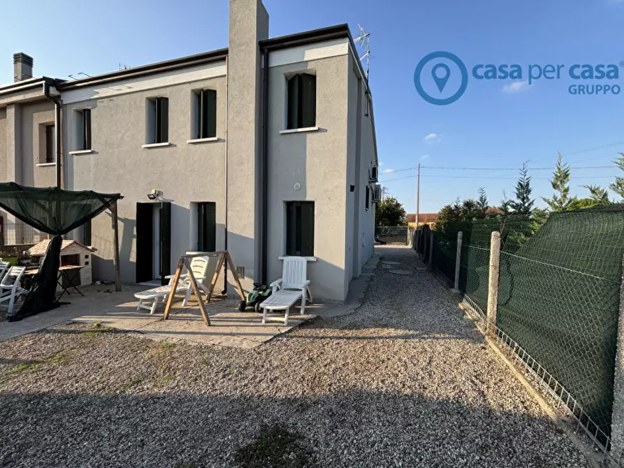 Immagine 3 di Casa bifamiliare in vendita  a Crespino