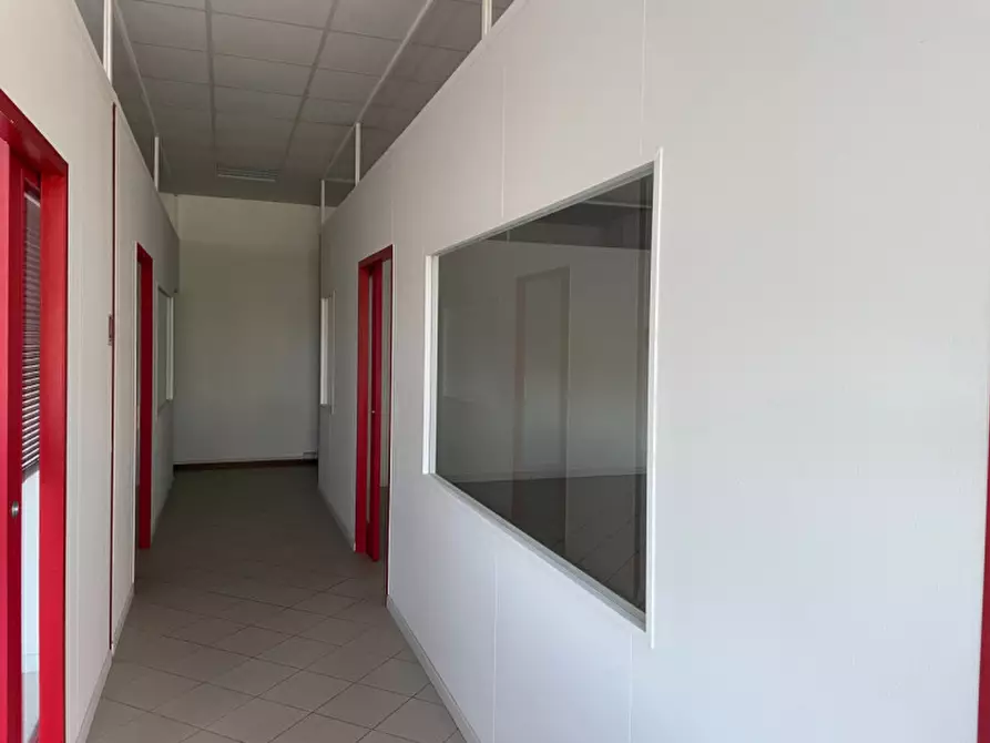 Immagine 3 di Ufficio in affitto  a Sassuolo