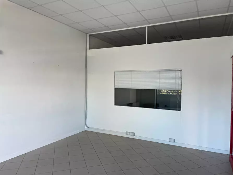 Immagine 4 di Ufficio in affitto  a Sassuolo