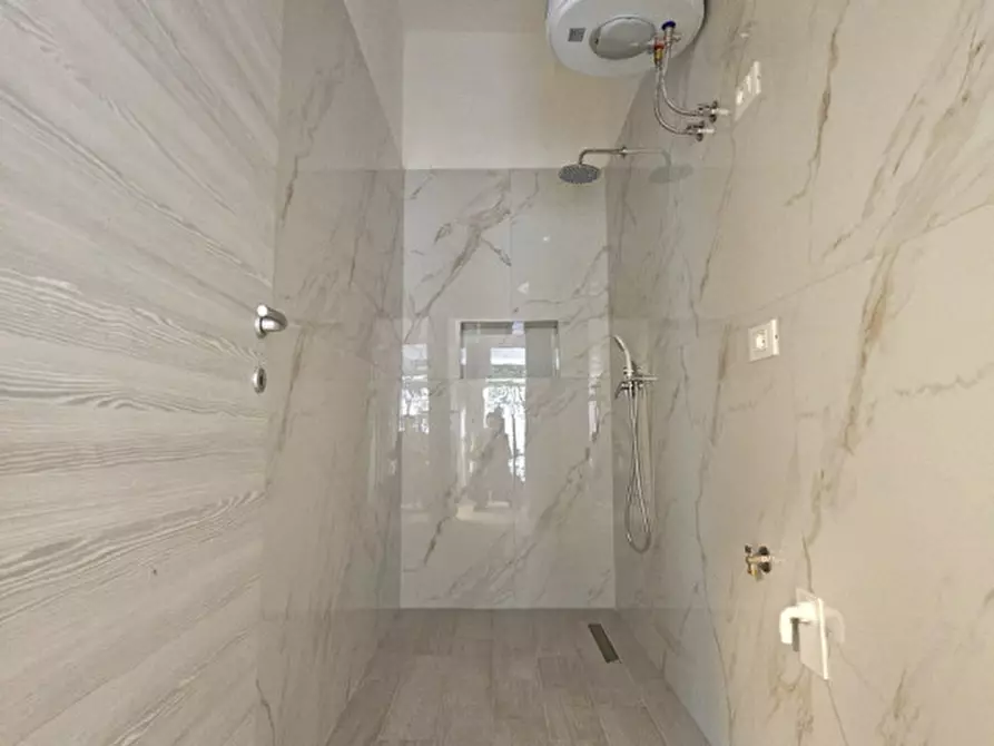 Immagine 22 di Appartamento in vendita  in Viale Palotta 11 a Rimini