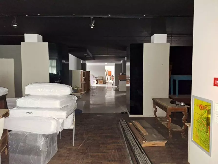 Immagine 9 di Capannone industriale in vendita  in Via delle Ville, Capannori LU, Italia a Capannori