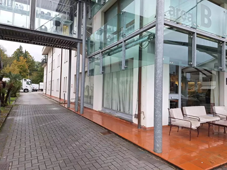 Immagine 2 di Capannone industriale in vendita  in Via delle Ville, Capannori LU, Italia a Capannori